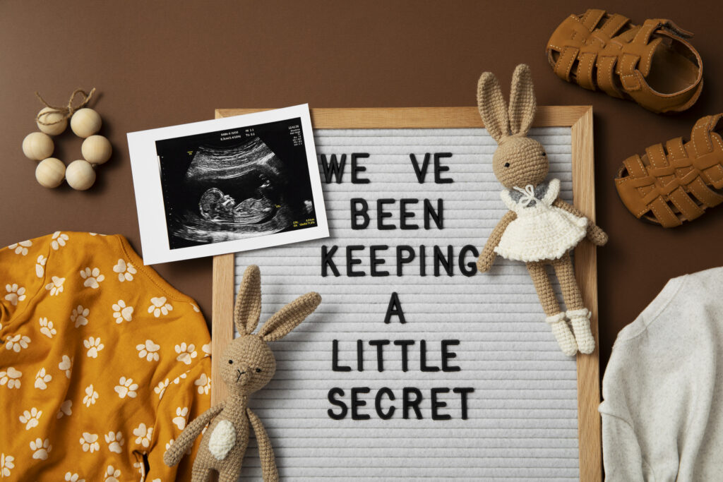 Vicenpal Wooden Ultrasound Picture Frame - Pink Bow Pregnancy Announcement Display